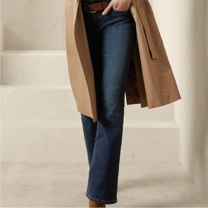 Banana Republic High Rise Relaxed Bootcut Jeans - 28